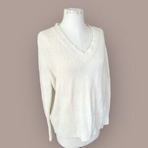 Vince Creamy White V-Neck Oversized Sweater XL Soft Cozycore Classic Elegant